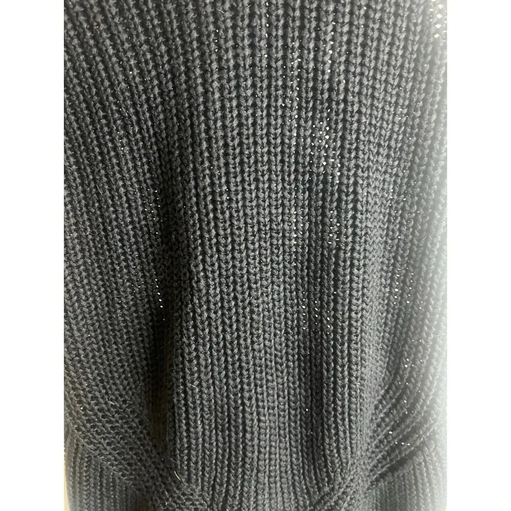 V-Nevk Sweater Tank - Picture 2 of 6